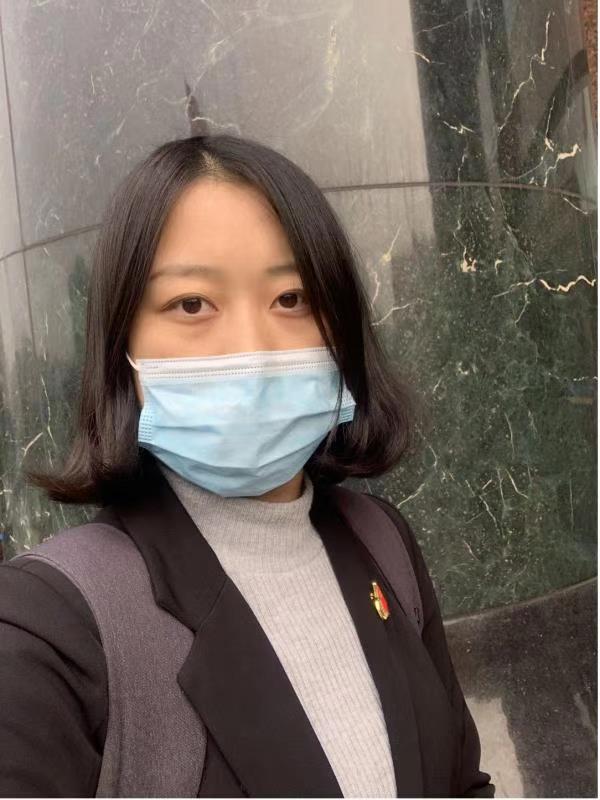 卓安团队曾利娟律师为前往金牛区法院为开设赌场罪嫌疑人l某开展工作