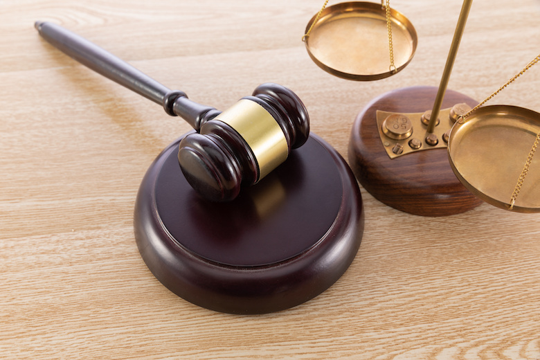 请问刑事律师案子到检察院多久到法院审判,想知道我如何查询我的案件进展