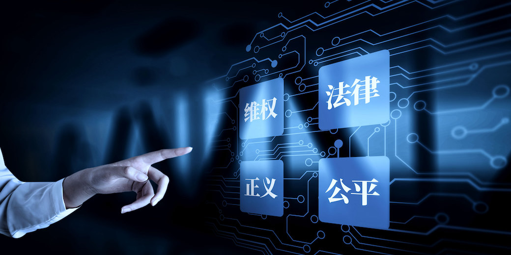 潜入未营业的超市，盗走现金 3000 元及价值 2 万元的香烟，逃离时被监控拍下，这构成盗窃罪吗？会面临怎样的刑事处罚？​