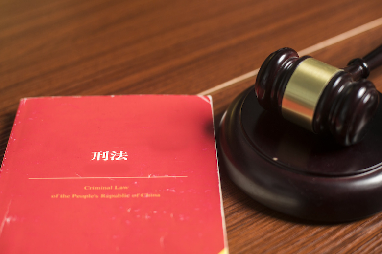 请问举报吸毒的犯罪嫌疑人有没有可能立功?