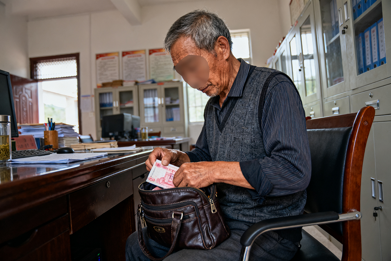 呼和浩特贪污罪(村干部侵吞集体财产100万)主动退赃并有悔罪表现能否减轻刑罚?